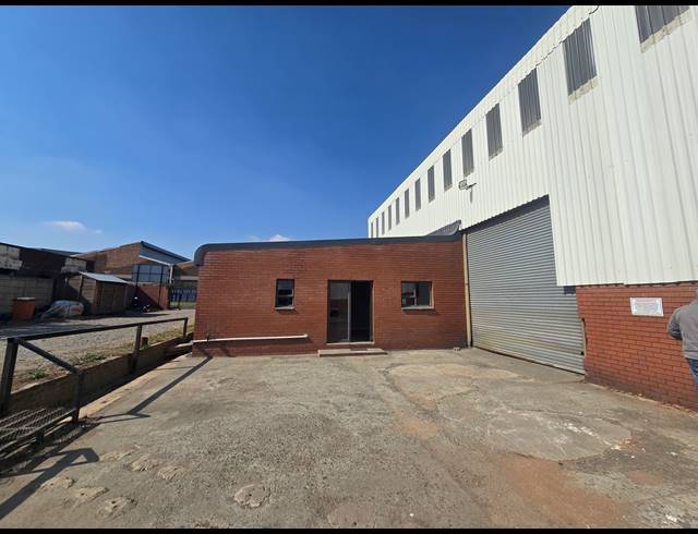 3,000M² WAREHOUSE TO LET IN BOKSBURG EAST